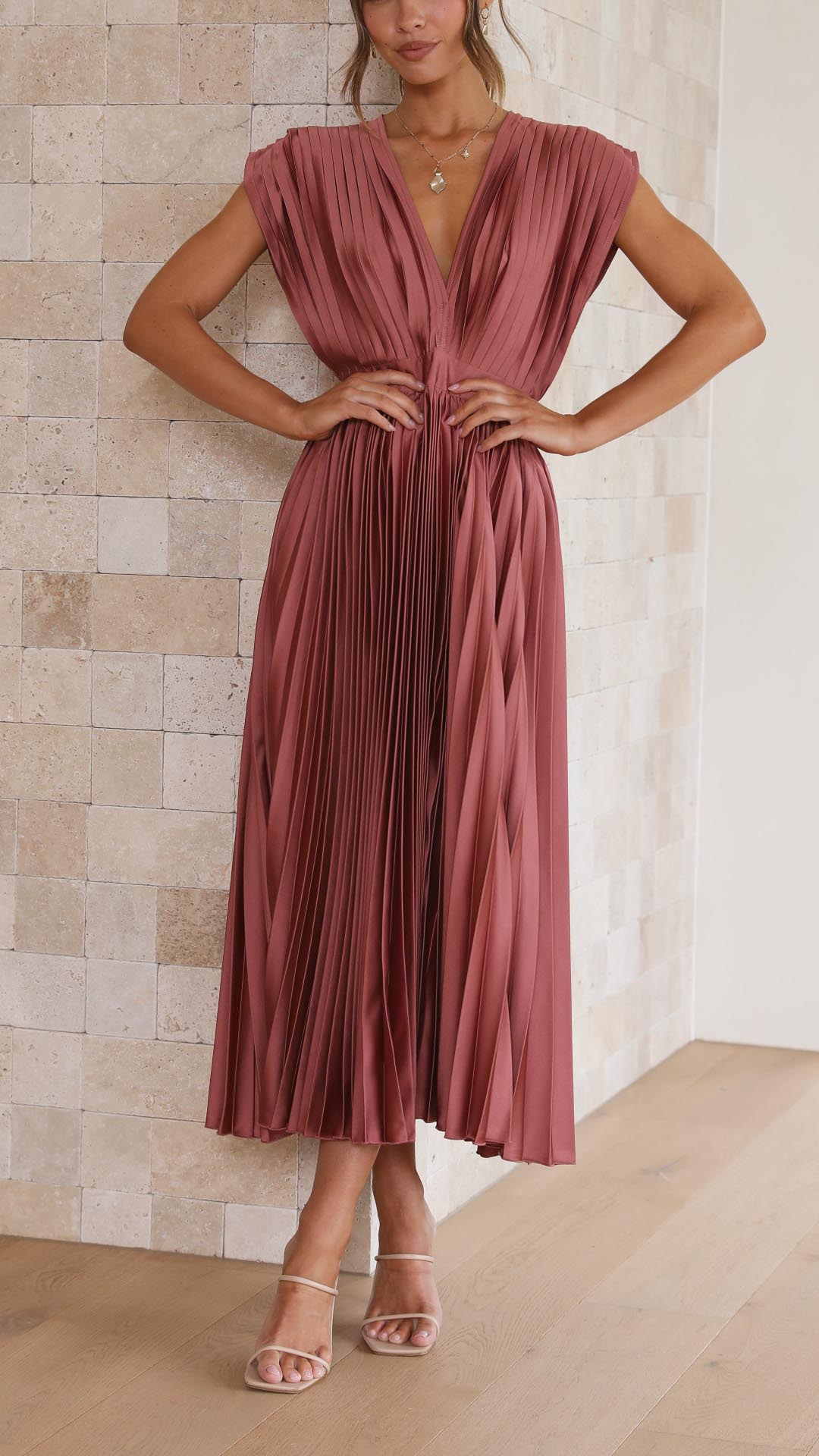 Isla | Robe plissée élégante