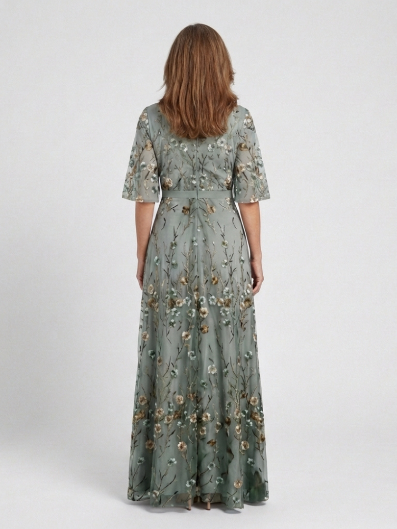 Evade | Robe maxi à manches courtes et décolleté en V floral